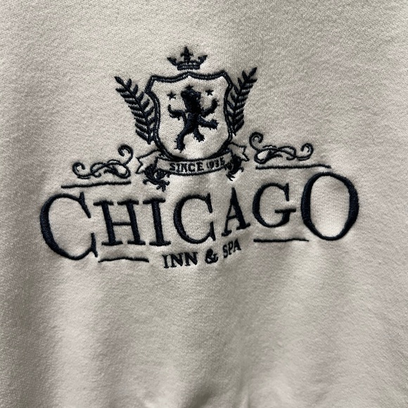 Abercrombie & Fitch Chicago Crop Sweatshirt - Picture 2 of 5